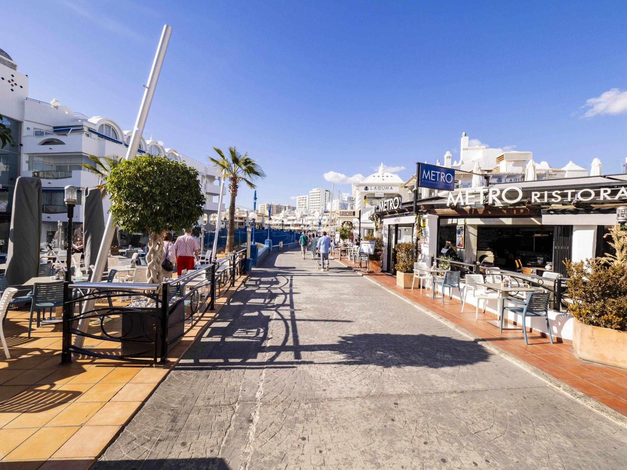 Terraza En La Playa De * Benalmádena